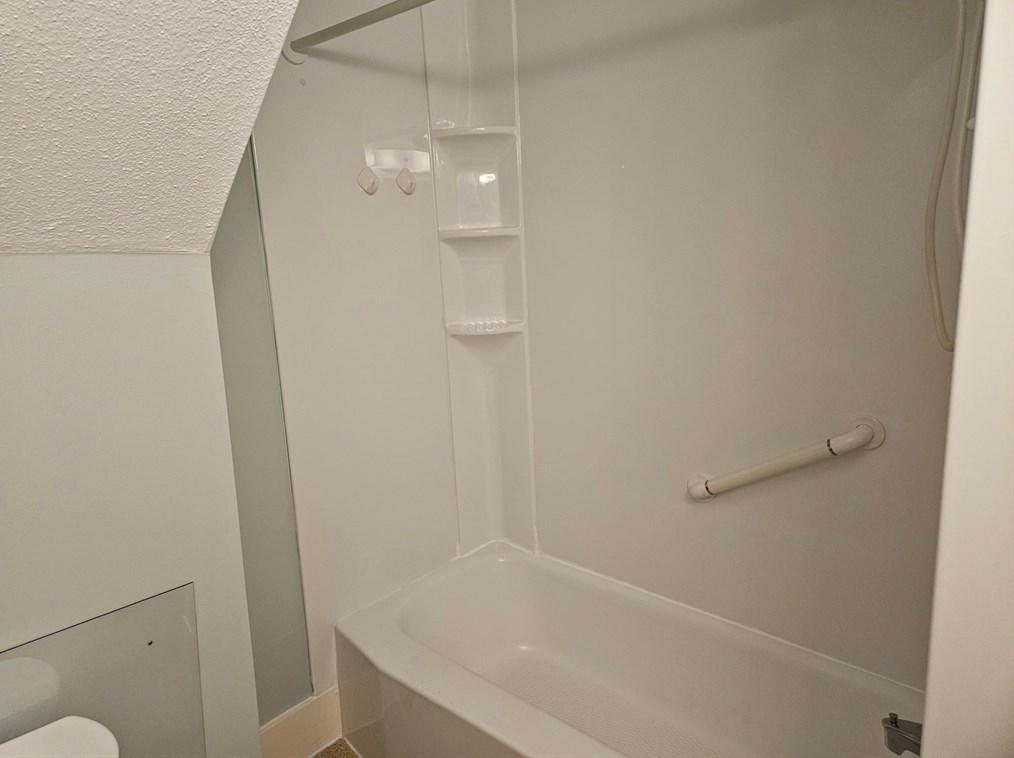 59 Winthrop St, Holliston MA  01746-2317 exterior