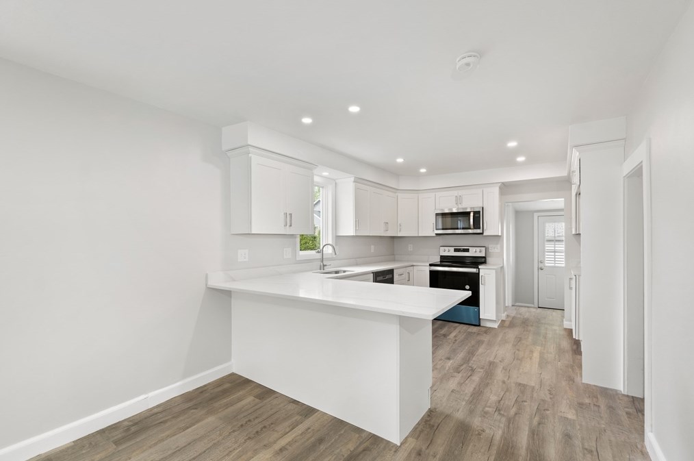 32 Quarry St, Seekonk MA 02771-5240 exterior