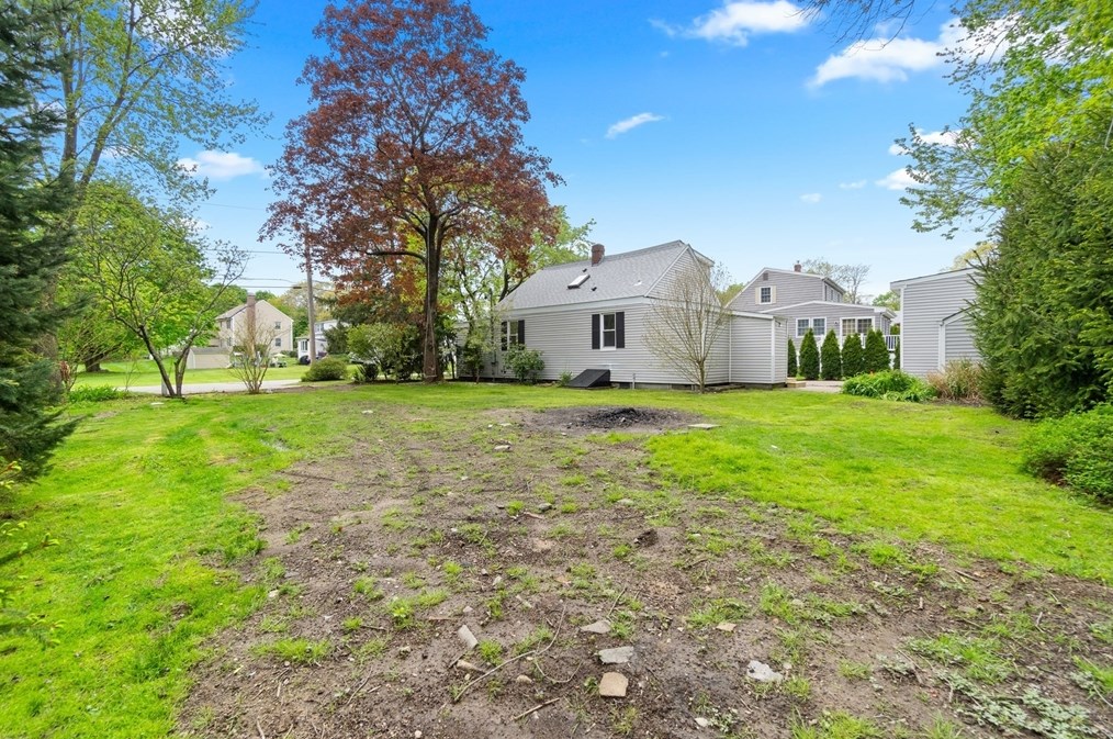 32 Quarry St, Seekonk MA 02771-5240 exterior