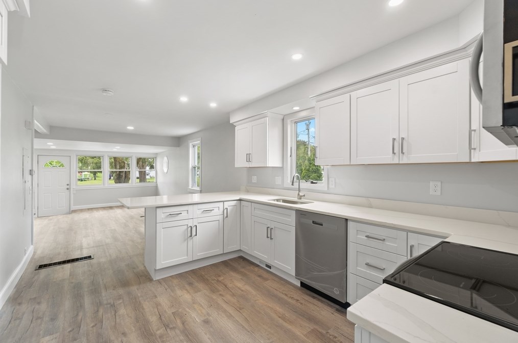 32 Quarry St, Seekonk MA 02771-5240 exterior