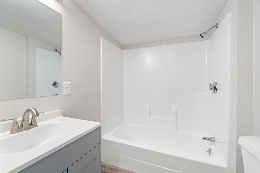 32 Quarry St, Seekonk MA 02771-5240 exterior