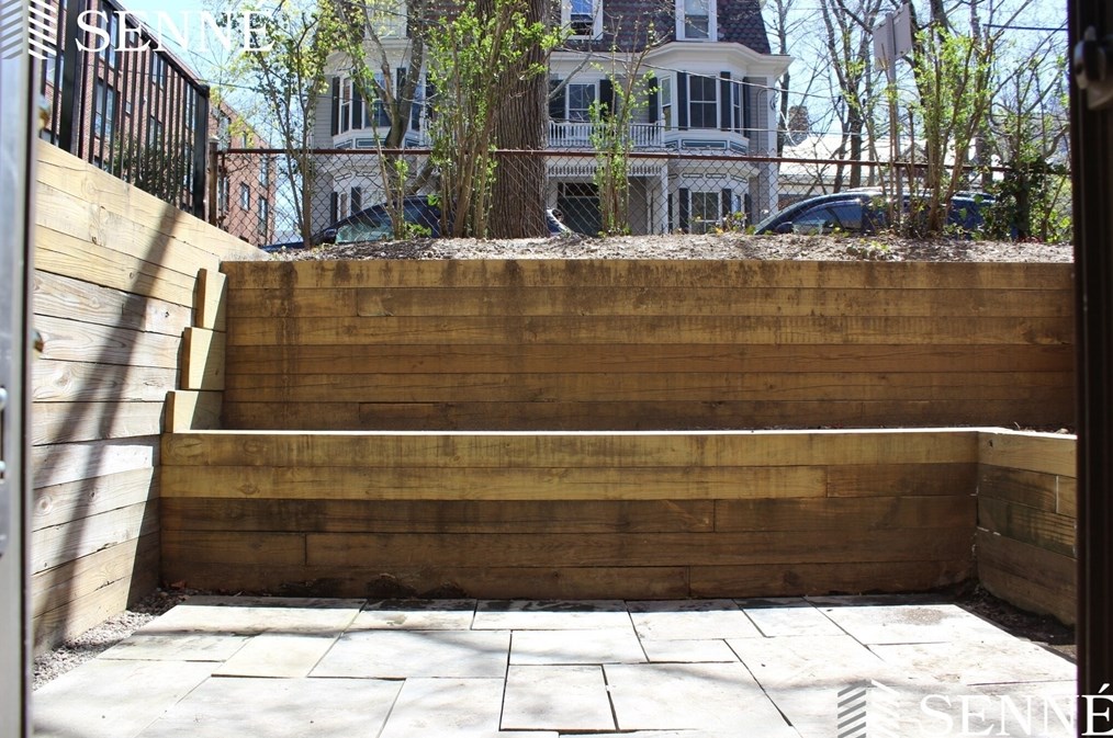 11 Trowbridge St, Cambridge MA  02138-5306 exterior