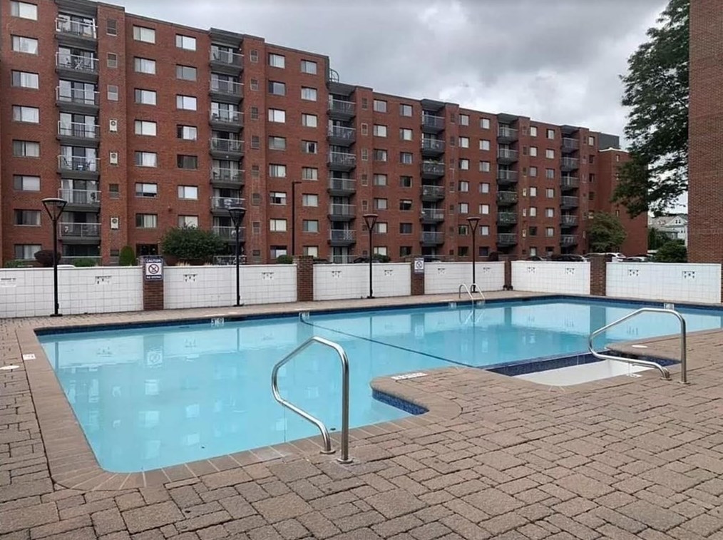 22 9th St, Medford MA 02155-5175 exterior