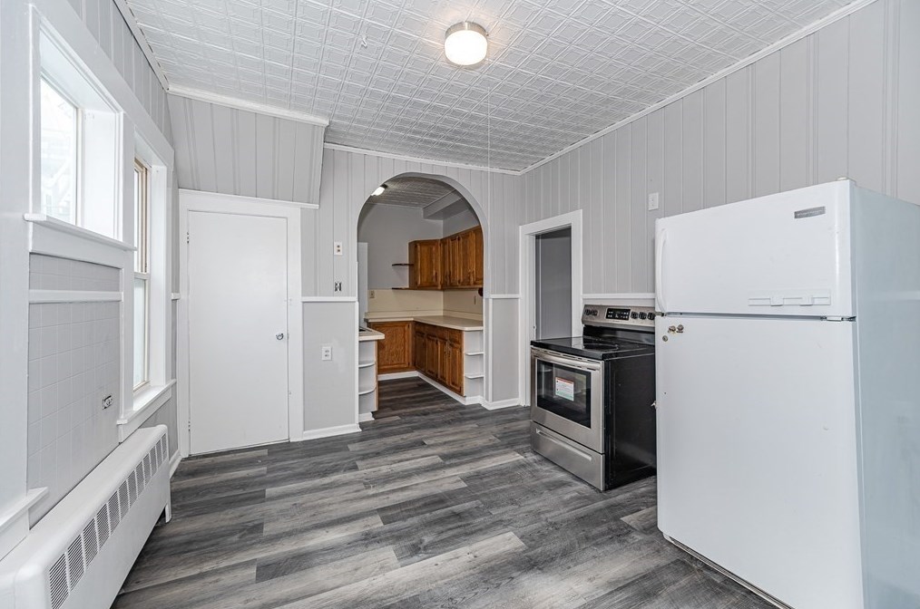 89 5 Ave, Lowell MA 01854-2335 exterior