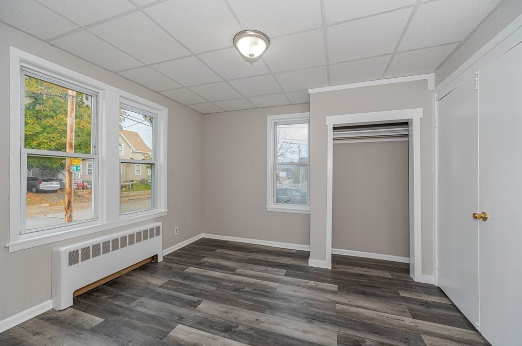 89 5 Ave, Lowell MA 01854-2335 exterior