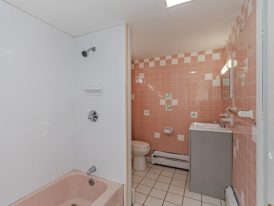 89 5 Ave, Lowell MA 01854-2335 exterior