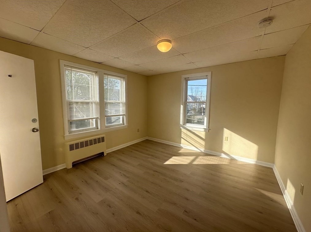 89 5 Ave, Lowell MA 01854-2335 exterior