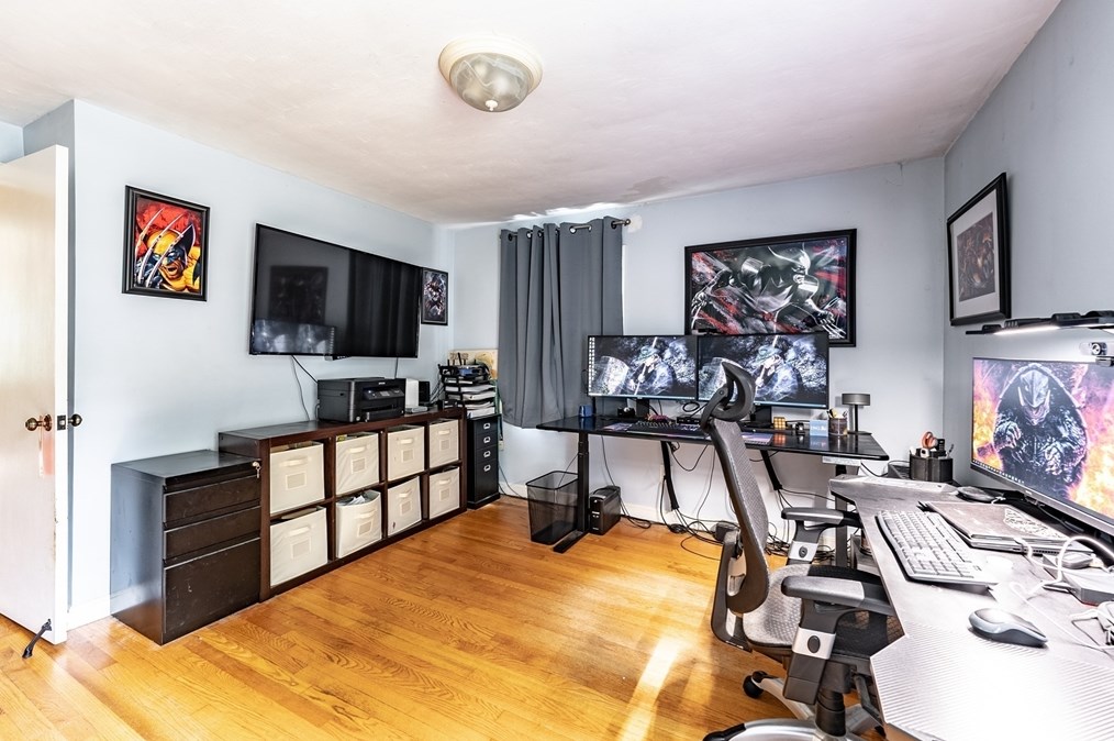 9 Meadowbrook Rd, Springfield MA 01106-1340 exterior