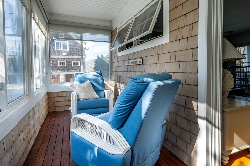 273 Circuit Ave, Bourne MA 02559-2031 exterior