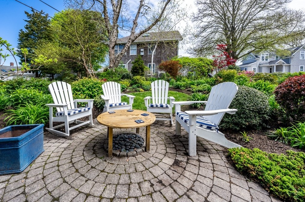 273 Circuit Ave, Bourne MA 02559-2031 exterior