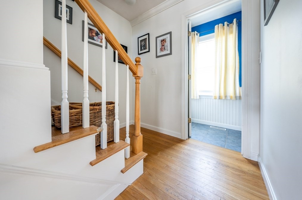 273 Circuit Ave, Bourne MA 02559-2031 exterior