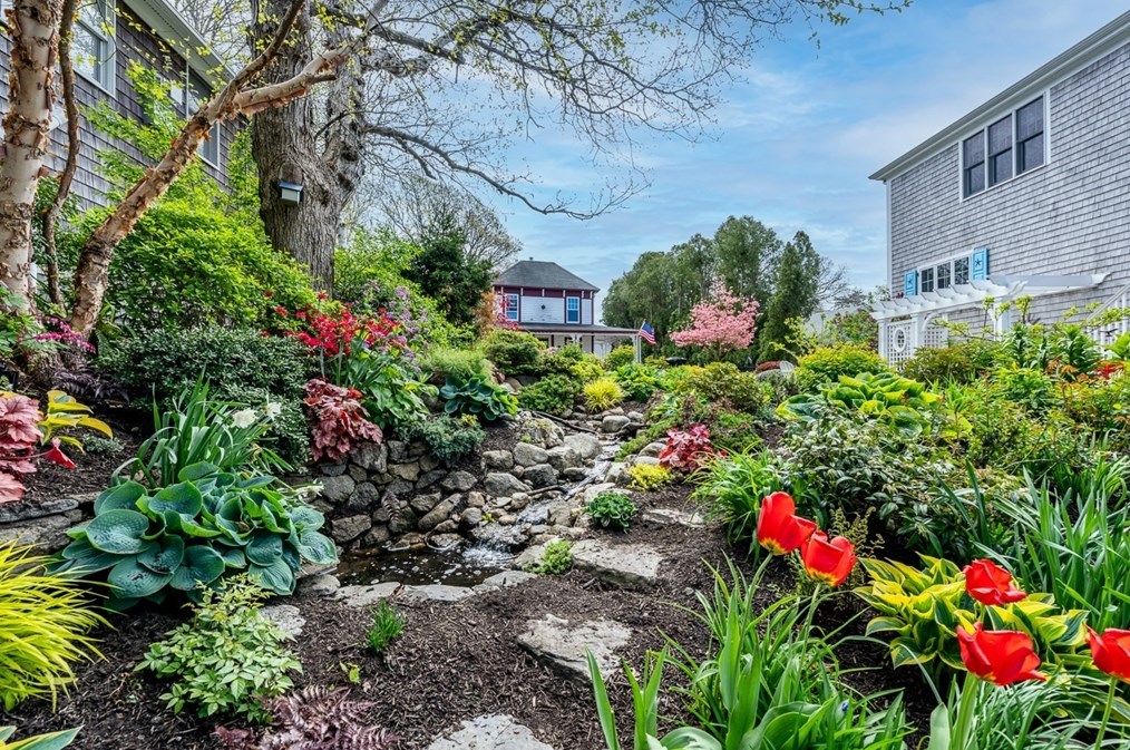 273 Circuit Ave, Bourne MA 02559-2031 exterior