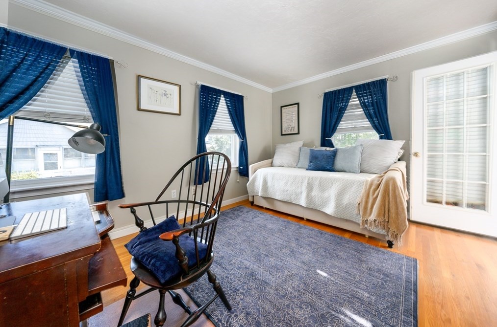 273 Circuit Ave, Bourne MA 02559-2031 exterior