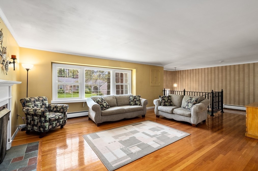 58 Birchwood Dr, Holden MA 01520-1939 exterior