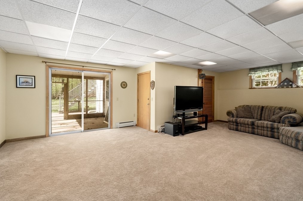 58 Birchwood Dr, Holden MA 01520-1939 exterior