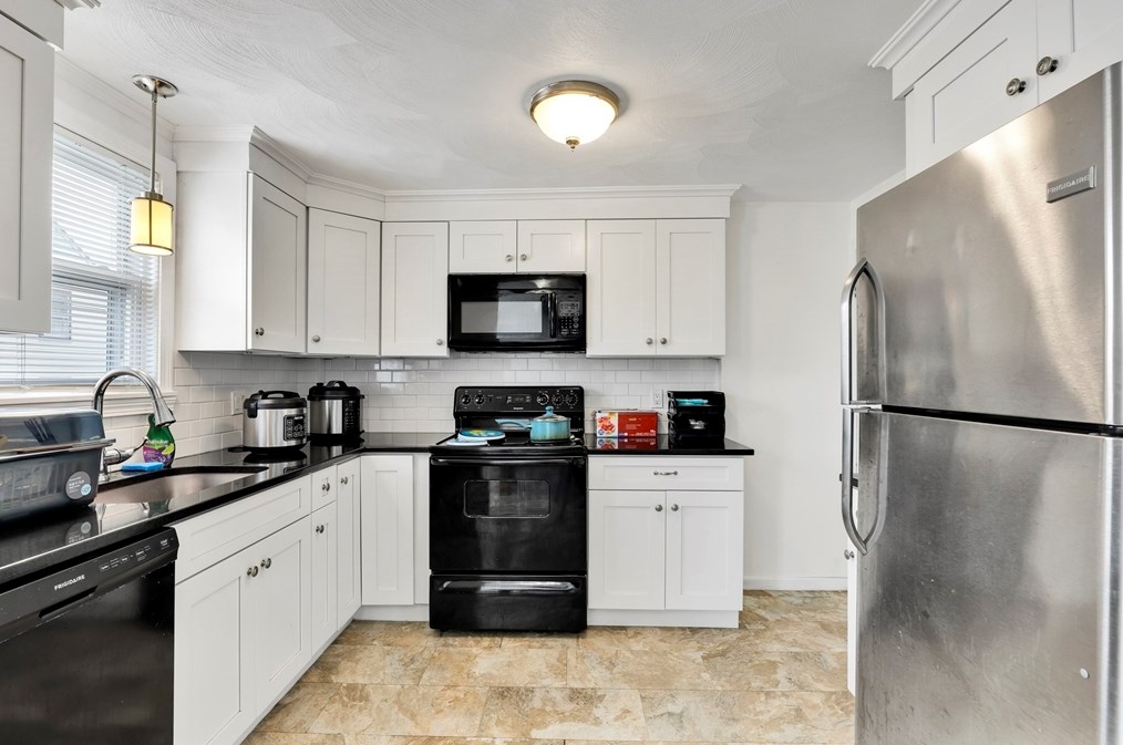 57 Bay State Rd, Quincy MA 02171-1511 exterior