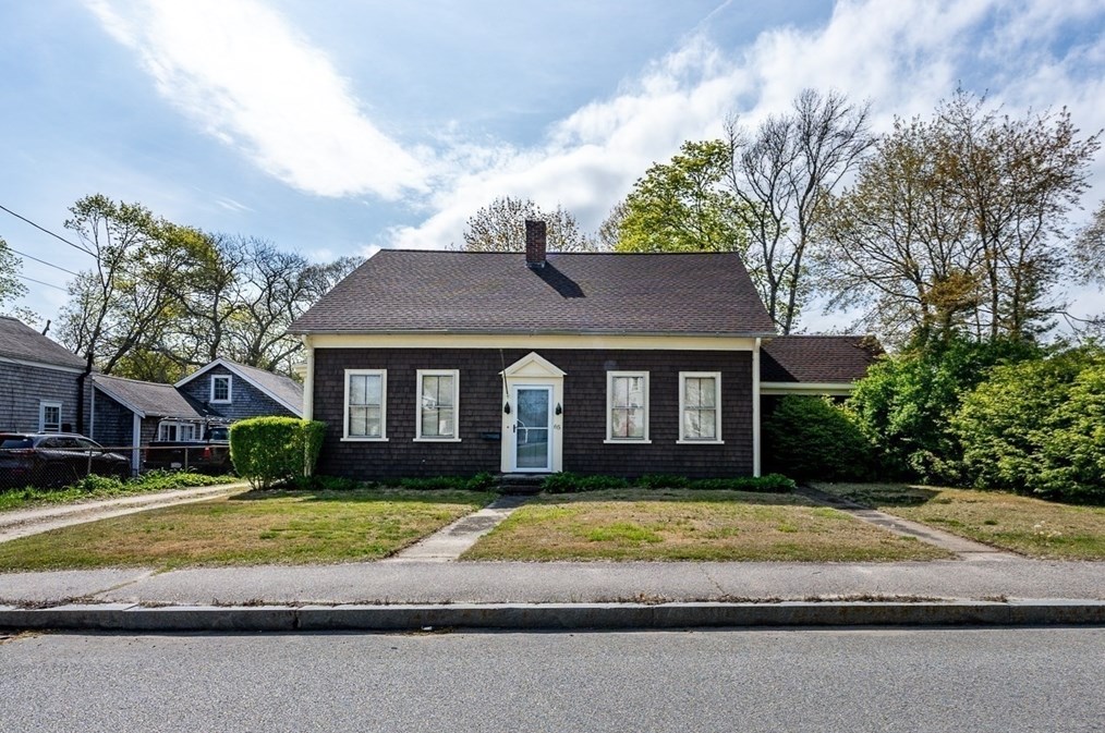 65 Gibbs Ave, Wareham MA 02571-1440 exterior