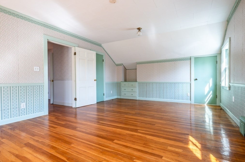 65 Gibbs Ave, Wareham MA 02571-1440 exterior