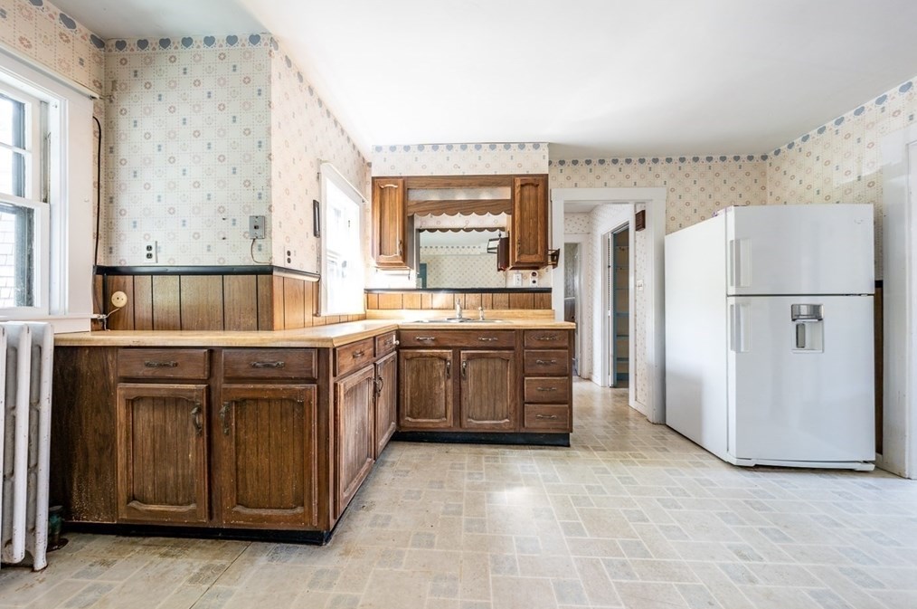 65 Gibbs Ave, Wareham MA 02571-1440 exterior