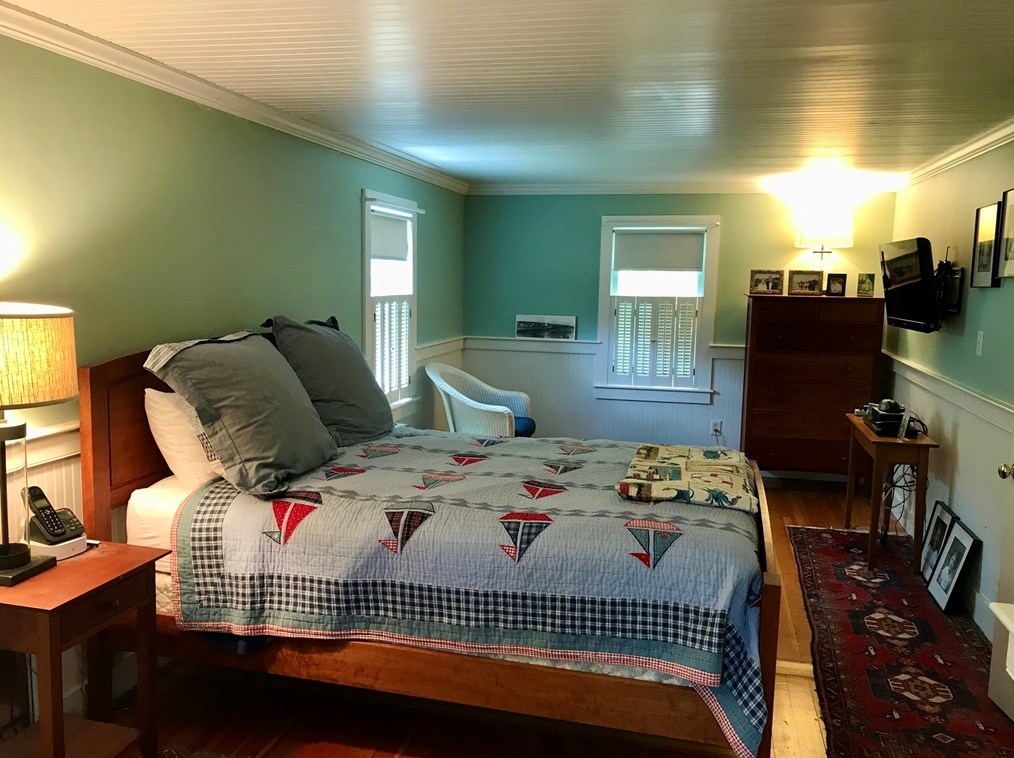 2604 Main St, Barnstable MA 02630-1029 exterior