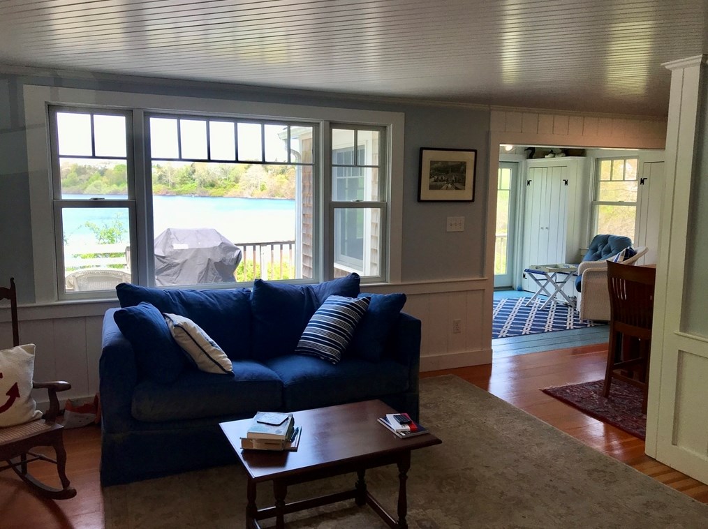 2604 Main St, Barnstable MA 02630-1029 exterior