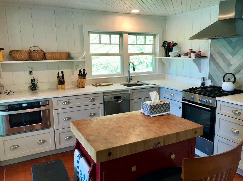 2604 Main St, Barnstable MA 02630-1029 exterior