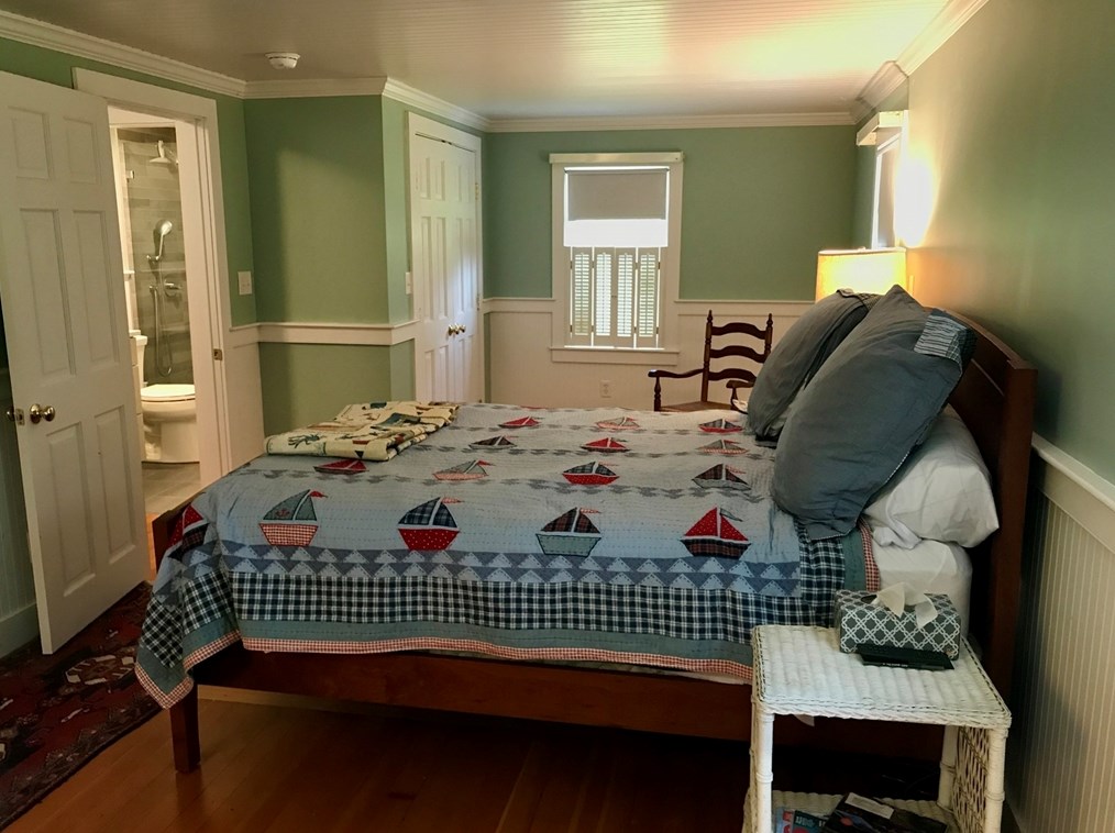 2604 Main St, Barnstable MA 02630-1029 exterior