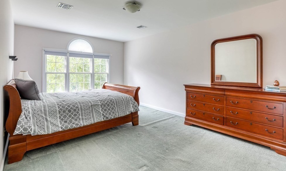 18 Whispering Wind Rd, Montgomery MA  01085-4381 exterior