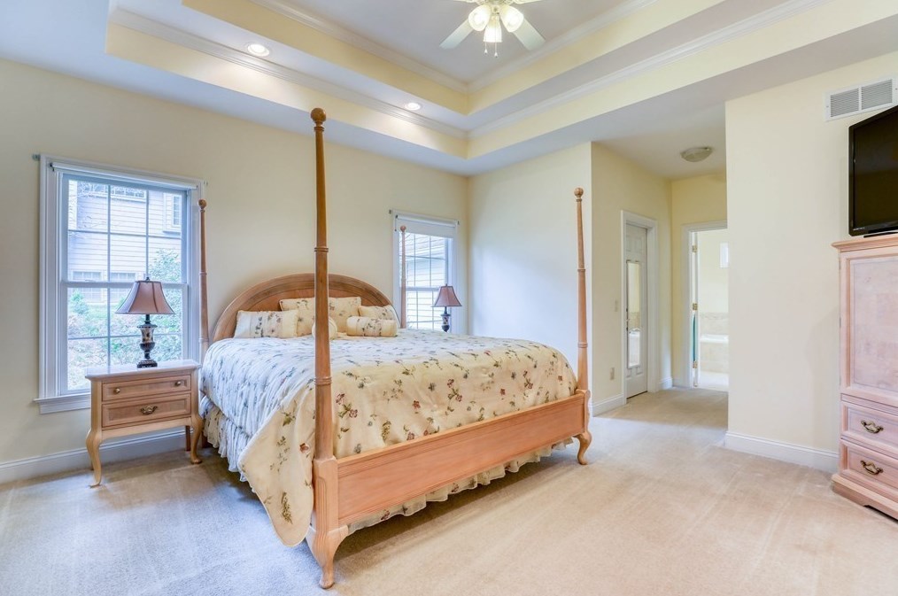 18 Whispering Wind Rd, Montgomery MA  01085-4381 exterior