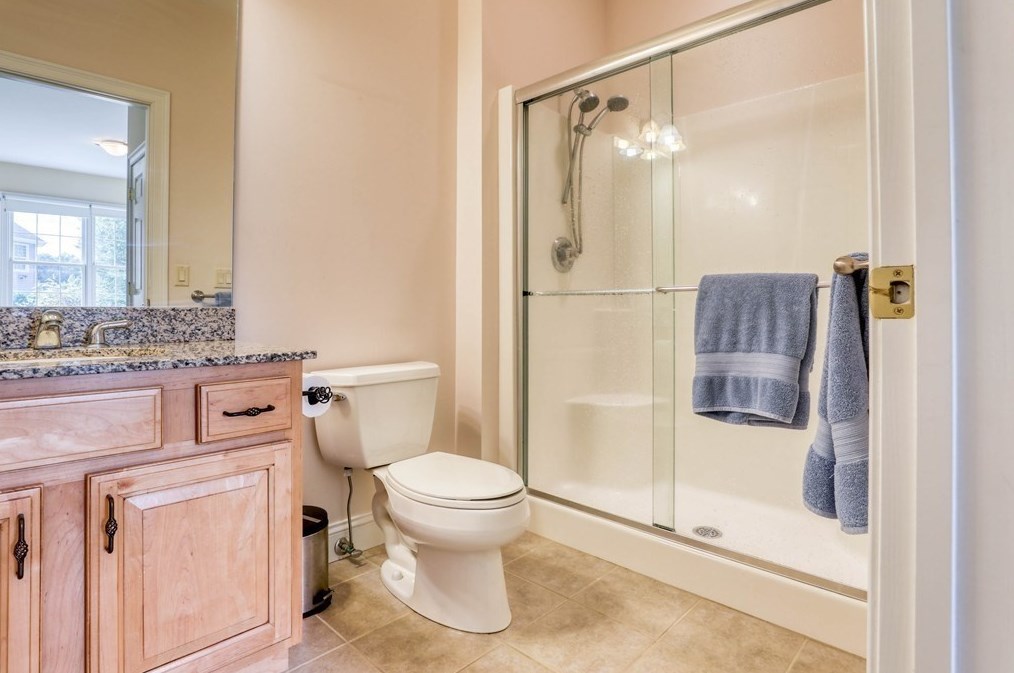 18 Whispering Wind Rd, Montgomery MA  01085-4381 exterior