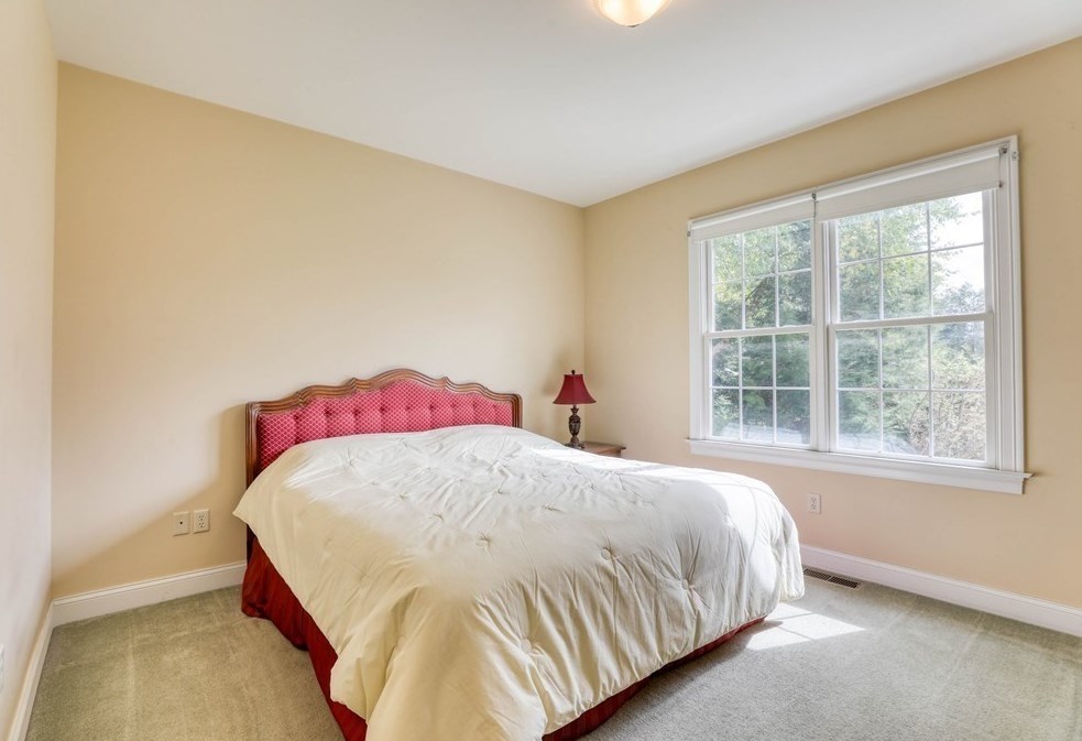 18 Whispering Wind Rd, Montgomery MA  01085-4381 exterior