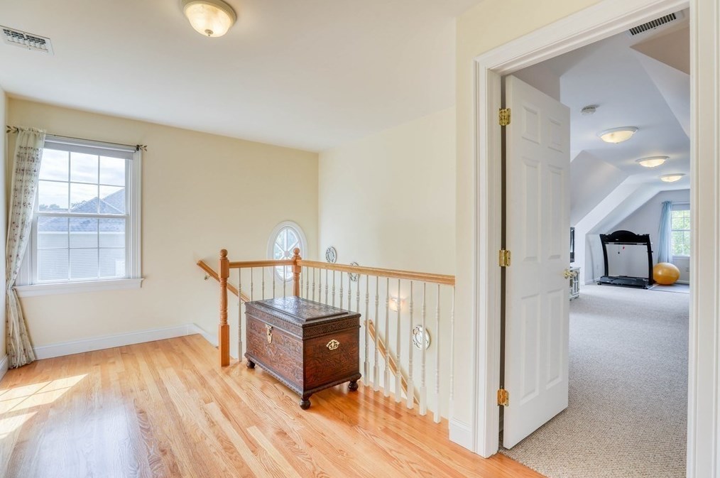 18 Whispering Wind Rd, Montgomery MA  01085-4381 exterior