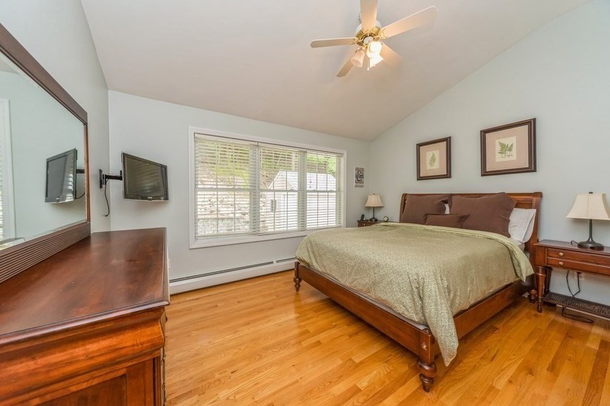 12 Sherwood Rd, Worcester MA 01602-2551 exterior