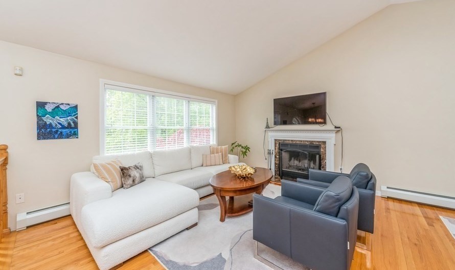 12 Sherwood Rd, Worcester MA 01602-2551 exterior