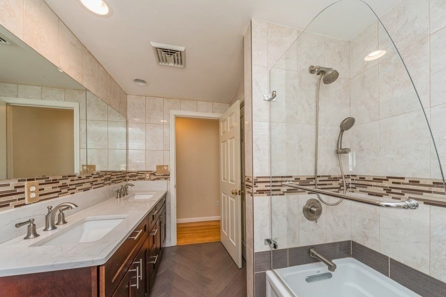 12 Sherwood Rd, Worcester MA 01602-2551 exterior