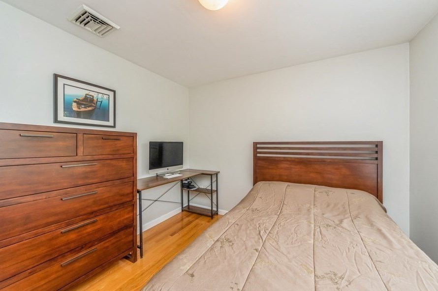 12 Sherwood Rd, Worcester MA 01602-2551 exterior