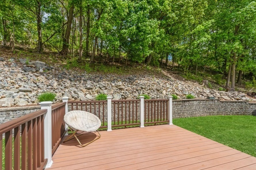 12 Sherwood Rd, Worcester MA 01602-2551 exterior