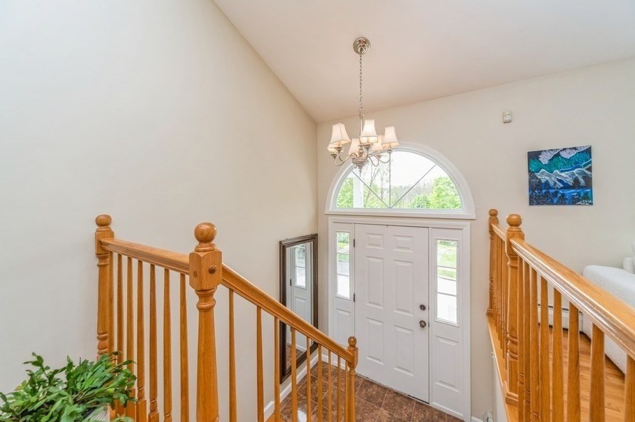 12 Sherwood Rd, Worcester MA 01602-2551 exterior