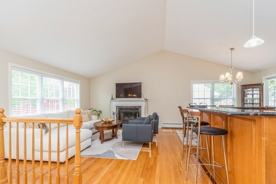 12 Sherwood Rd, Worcester MA 01602-2551 exterior