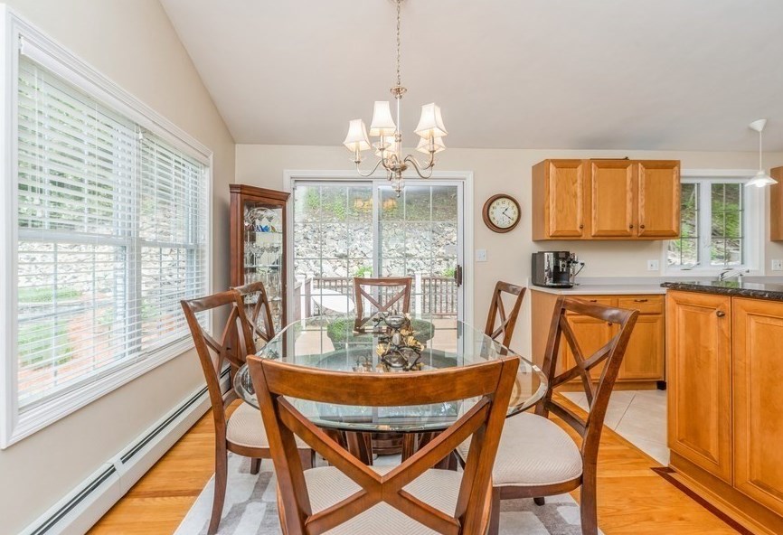 12 Sherwood Rd, Worcester MA 01602-2551 exterior