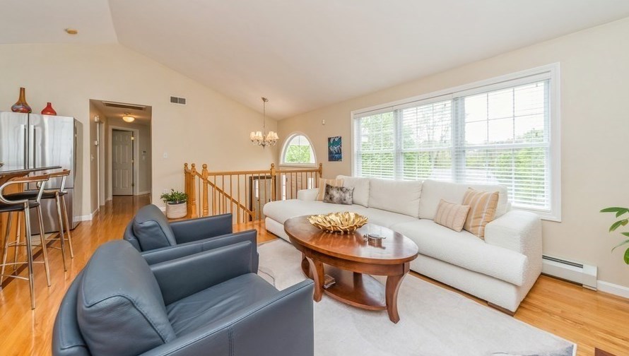 12 Sherwood Rd, Worcester MA 01602-2551 exterior