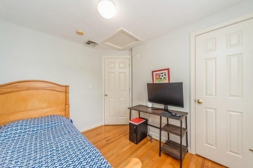 12 Sherwood Rd, Worcester MA 01602-2551 exterior