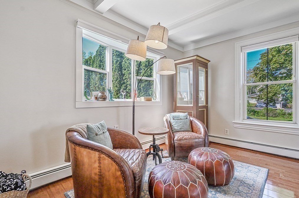 28 Maple St, Mendon MA  01756-1248 exterior