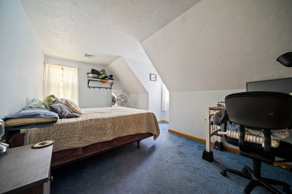 71 Nuthatch Ln, Taunton MA 02780-7150 exterior