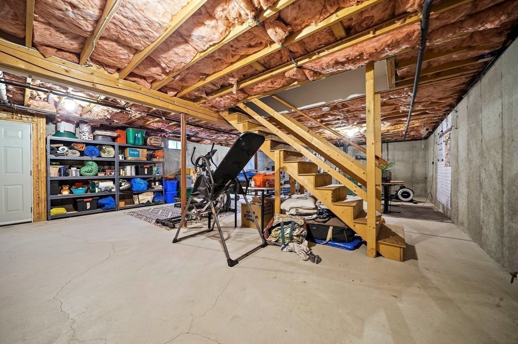 71 Nuthatch Ln, Taunton MA 02780-7150 exterior