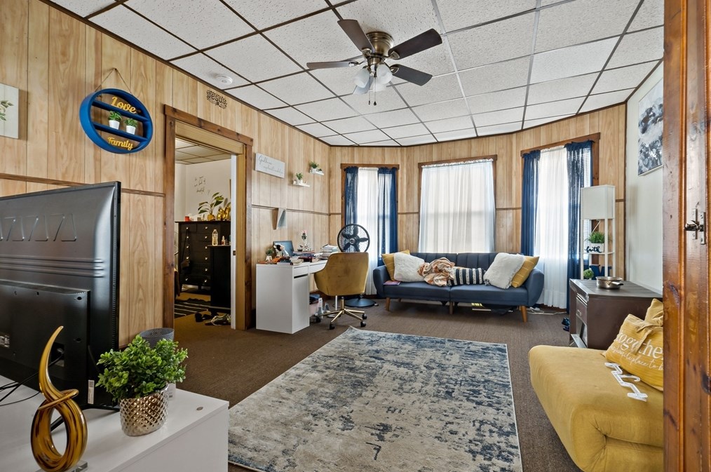 302 Sawyer St, New Bedford MA 02746-2052 exterior