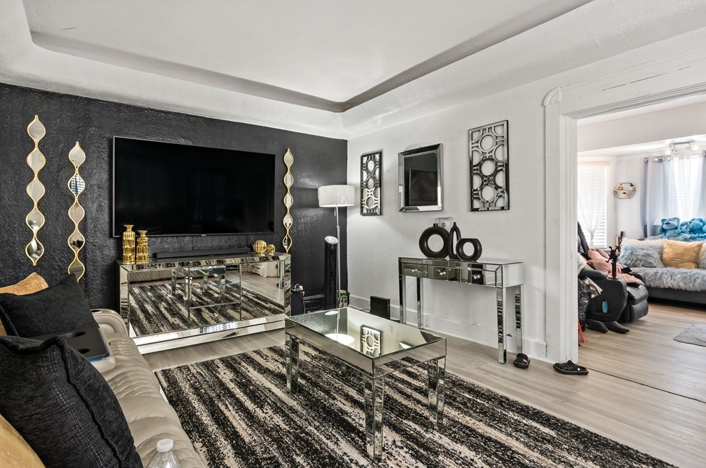 302 Sawyer St, New Bedford MA 02746-2052 exterior