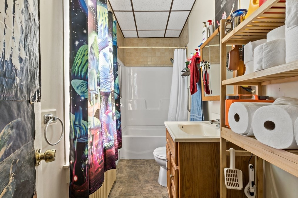 302 Sawyer St, New Bedford MA 02746-2052 exterior