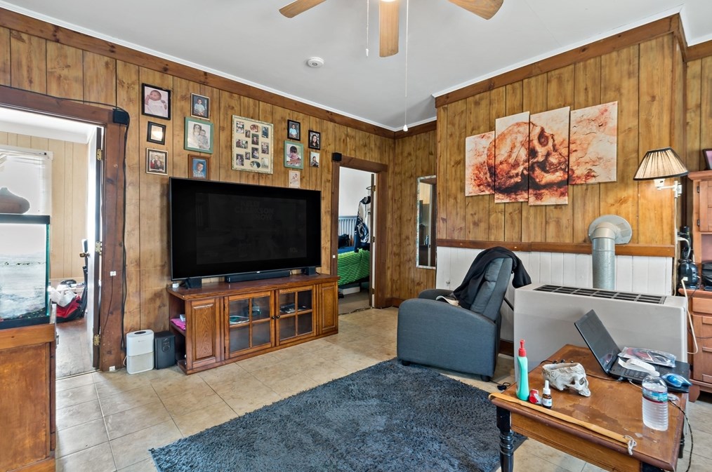 302 Sawyer St, New Bedford MA 02746-2052 exterior