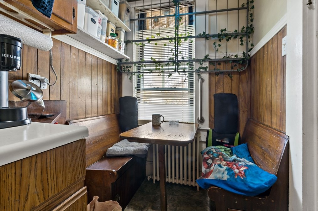 302 Sawyer St, New Bedford MA 02746-2052 exterior